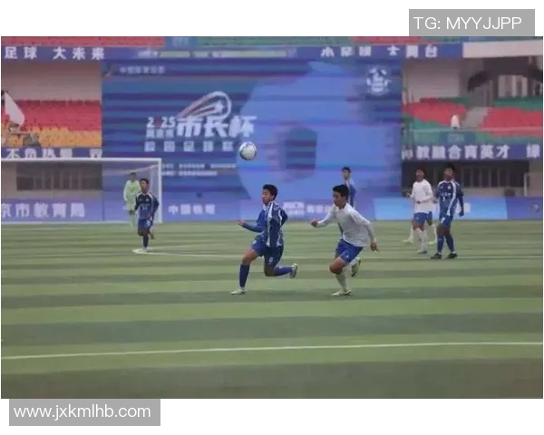 南京足球队耐力探秘：从训练到比赛的坚持与拼搏精神